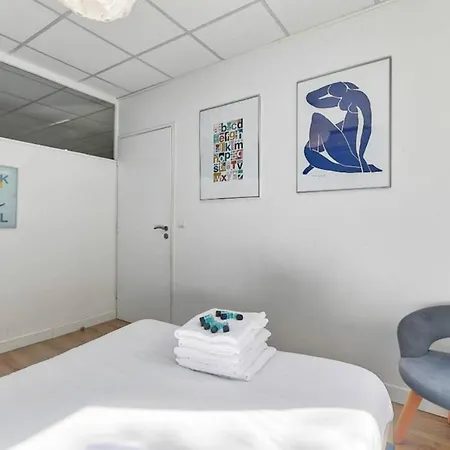 Wonderful Champs Elysees Apartment Paris